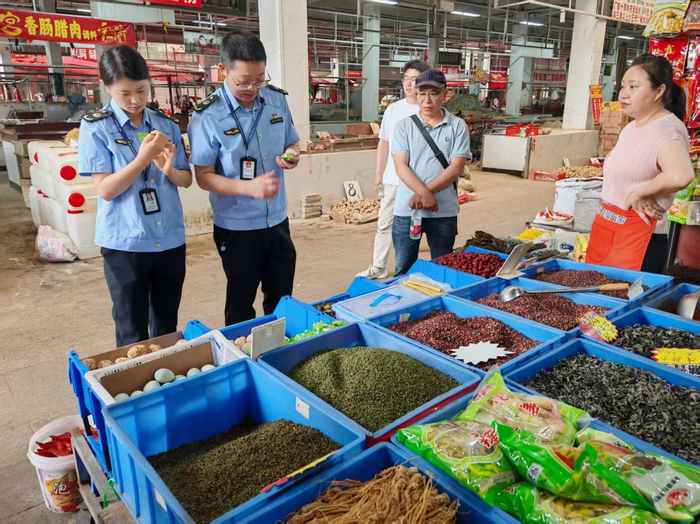 筑牢“放心吃”安全防線！成都召開農(nóng)產(chǎn)品批發(fā)市場監(jiān)管現(xiàn)場會